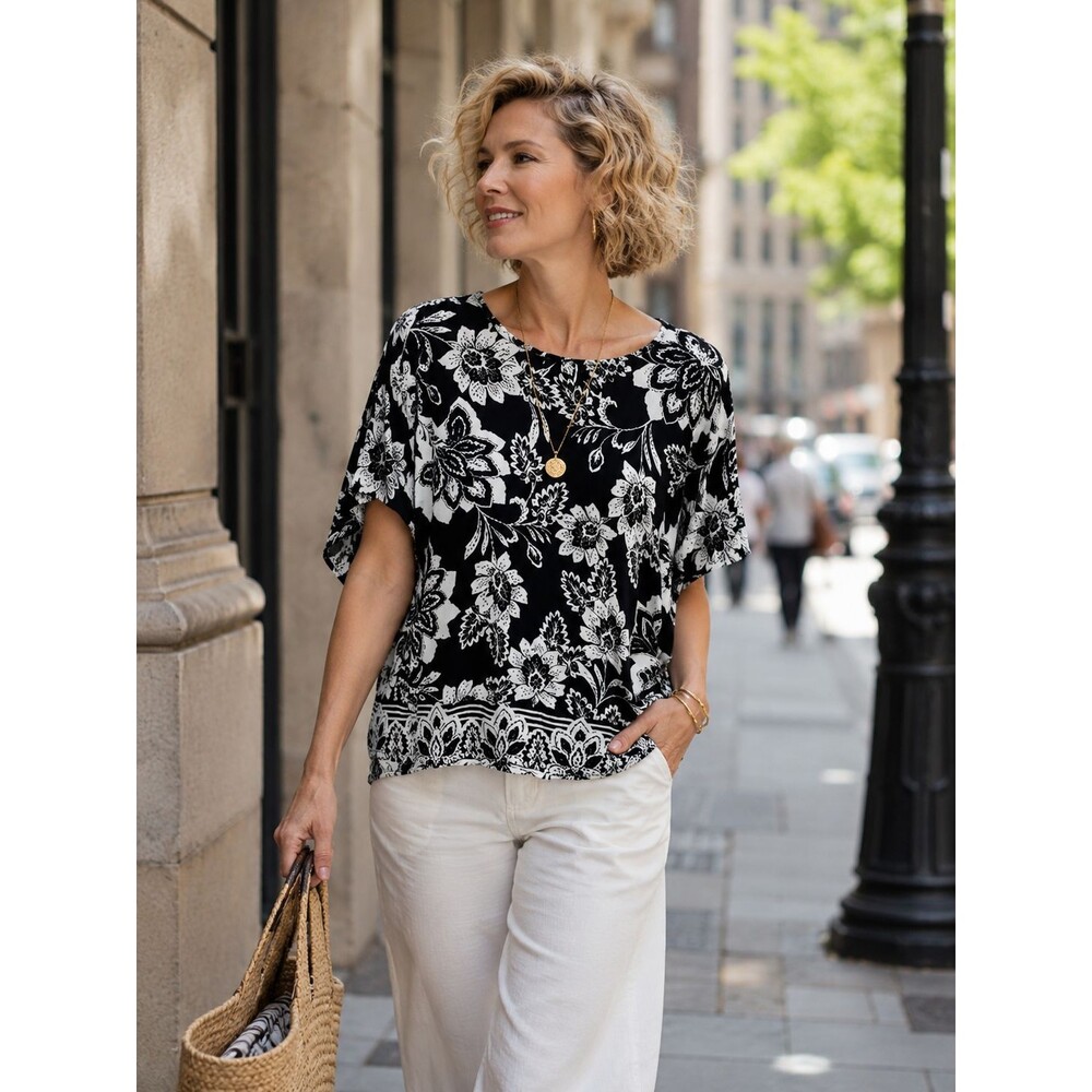 Chicos Womens Size 2 L Black White Floral Flutter Sleeve Top Boat Neck Blouse